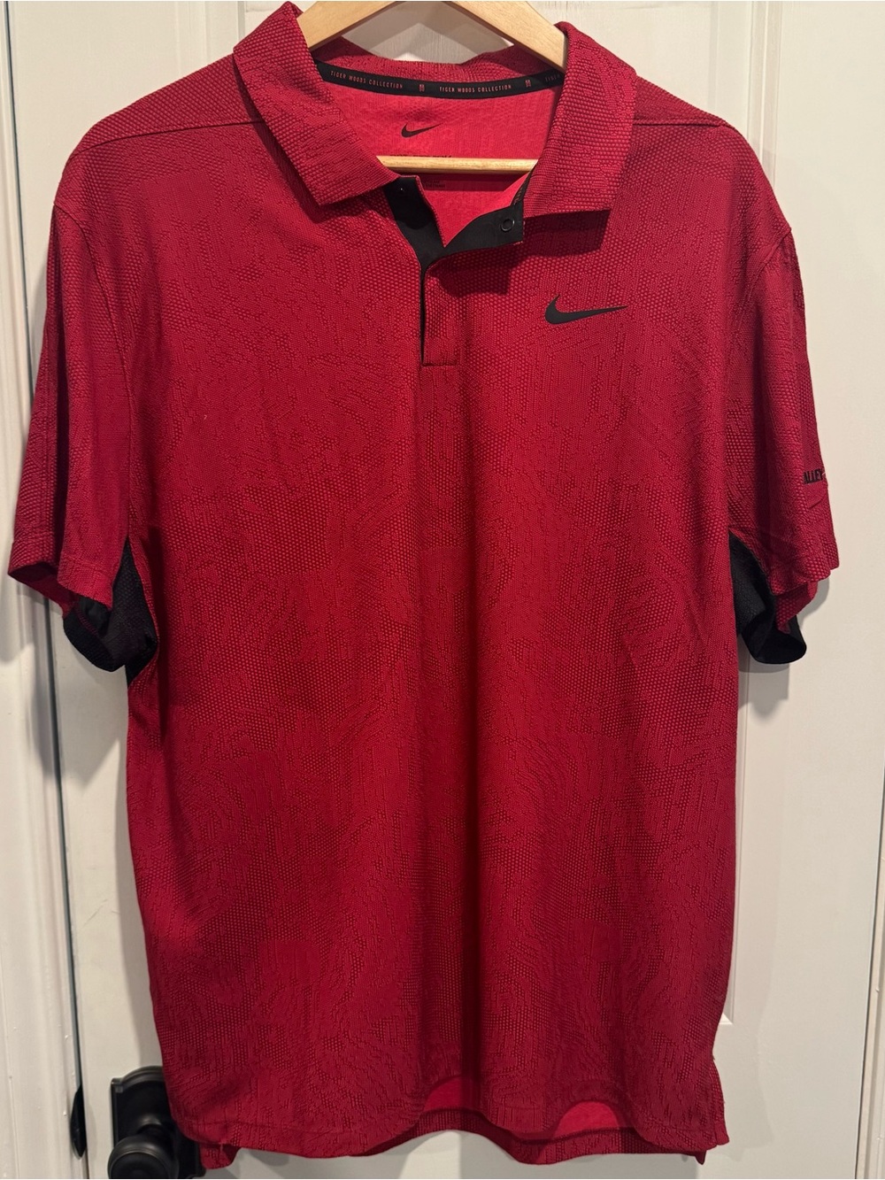 Tiger Woods Payne’s Valley golf polo